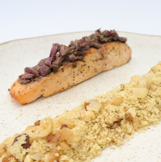 Salmão ao Tapenade de Azeitonas